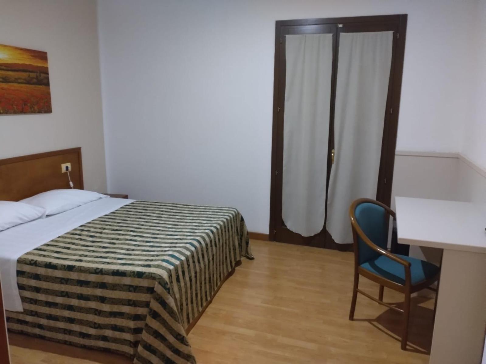 Hotel Nicolaj โปลีญาโนอามาเร ภายนอก รูปภาพ