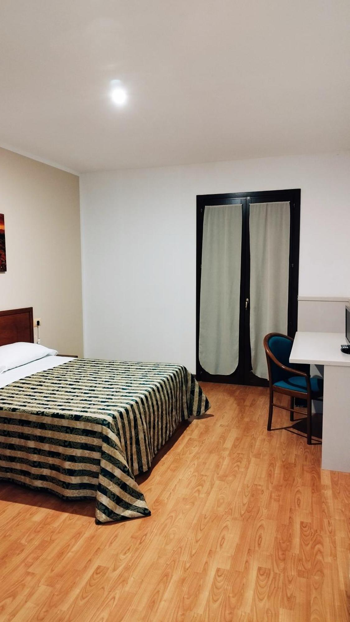 Hotel Nicolaj โปลีญาโนอามาเร ภายนอก รูปภาพ
