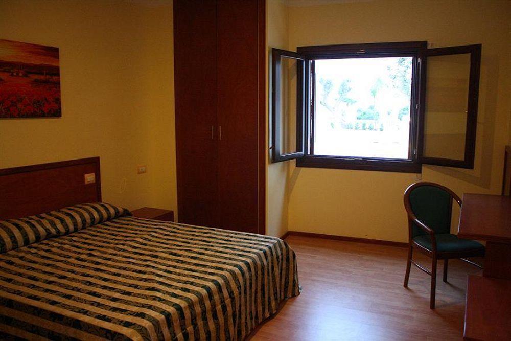 Hotel Nicolaj โปลีญาโนอามาเร ภายนอก รูปภาพ